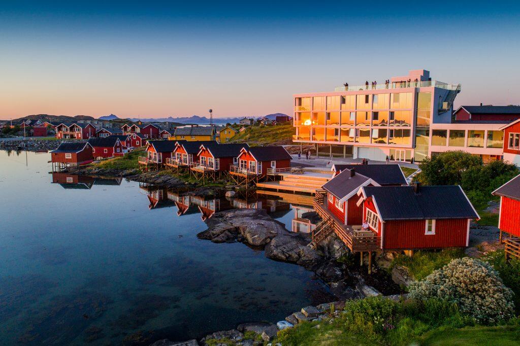 Lovund hotell. Foto: Hans Petter S&oslash;rensen.