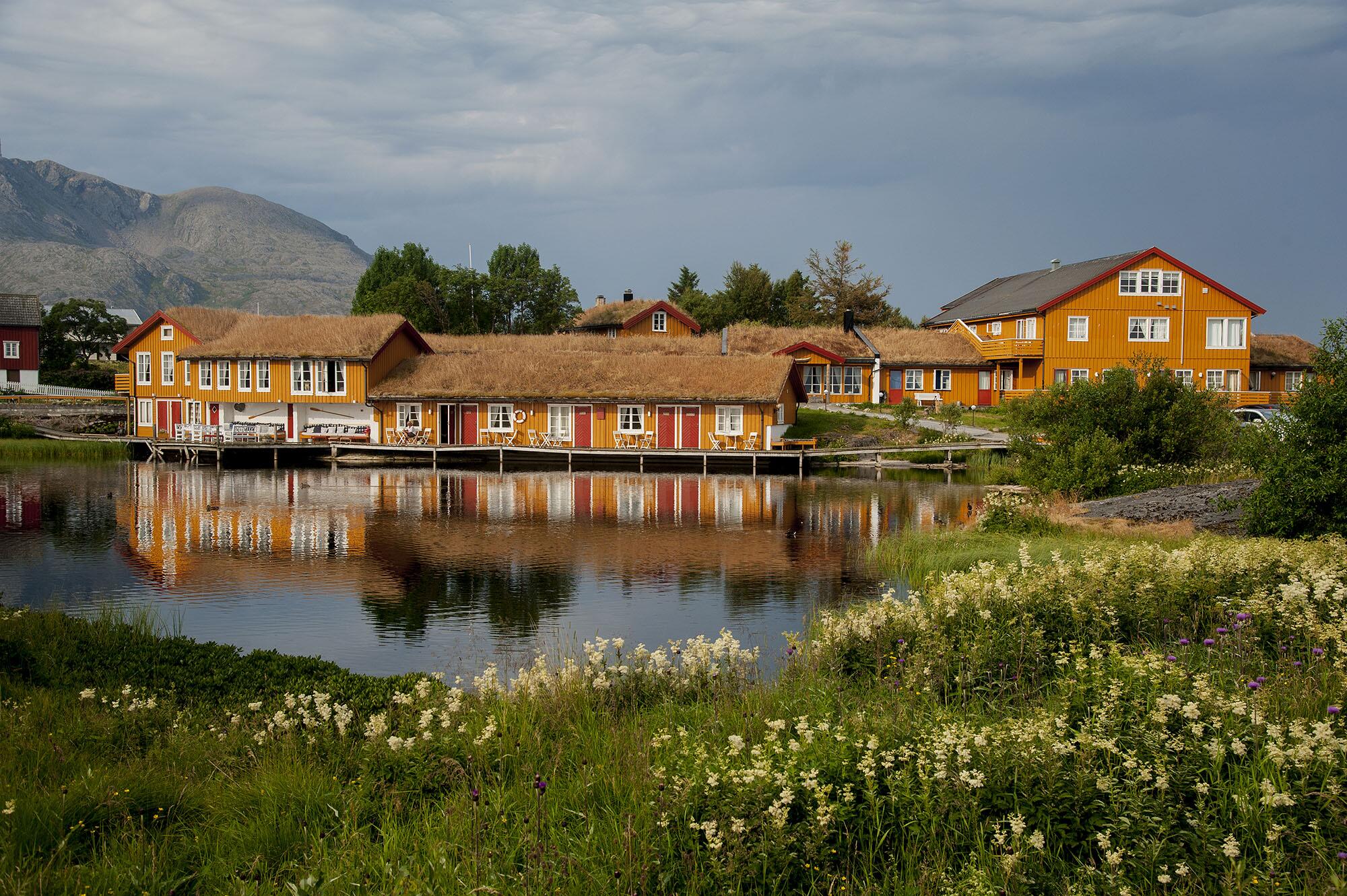 Vega Havhotell ligger idyllisk til, og er viden kjent for matopplevelsen