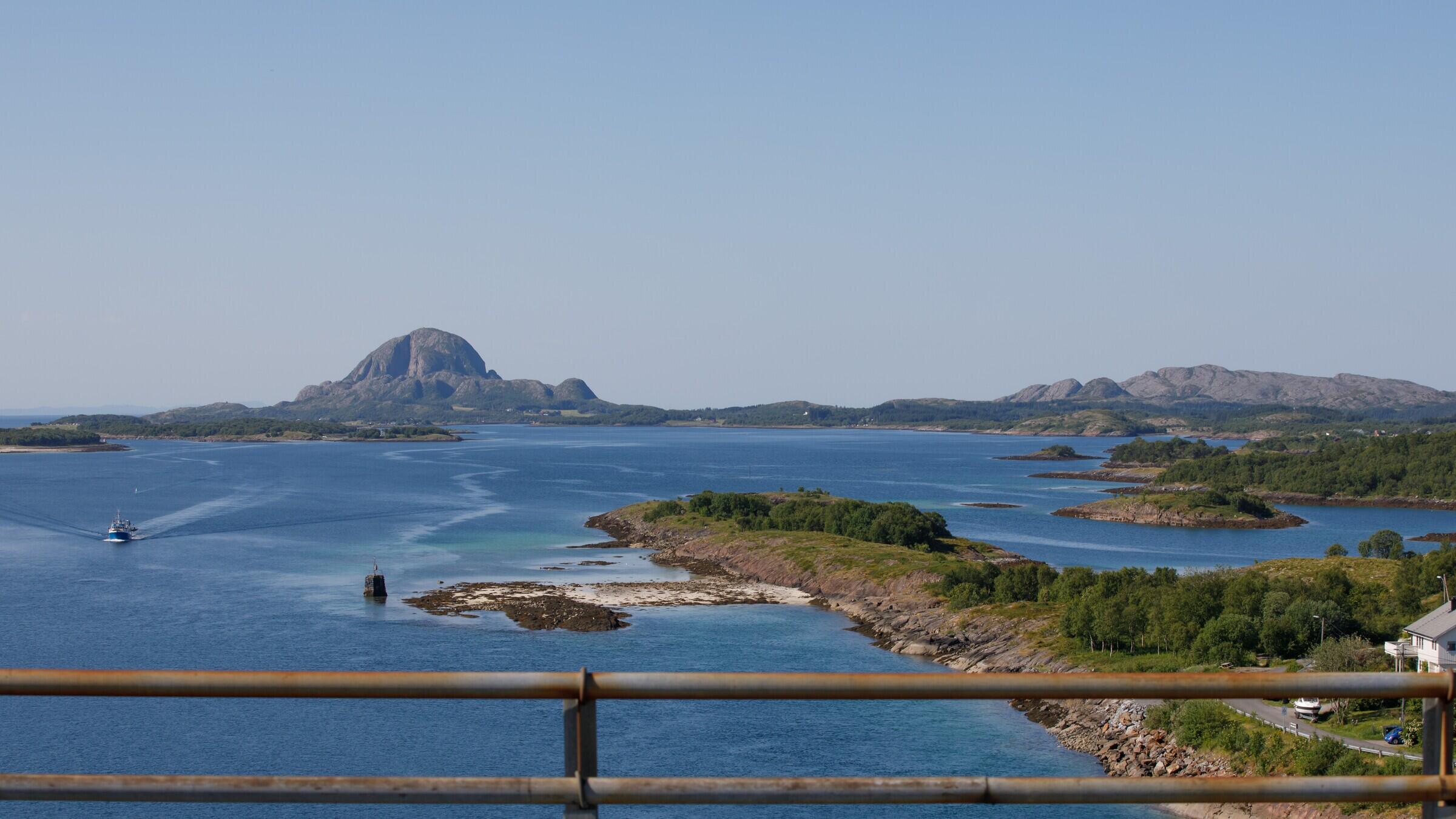 Utsikt mot Torghatten. Foto: Kathrine S&oslash;rg&aring;rd