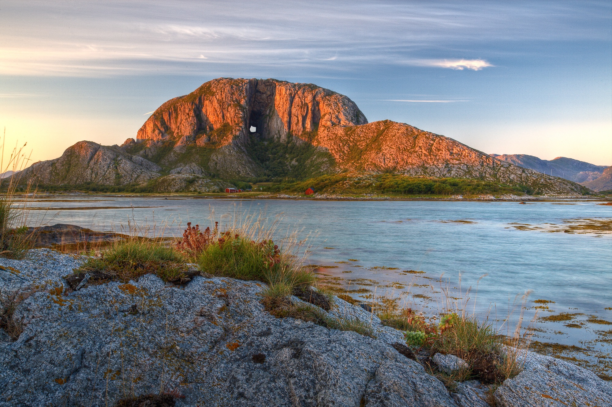 Torghatten. Foto: Ronny Lien