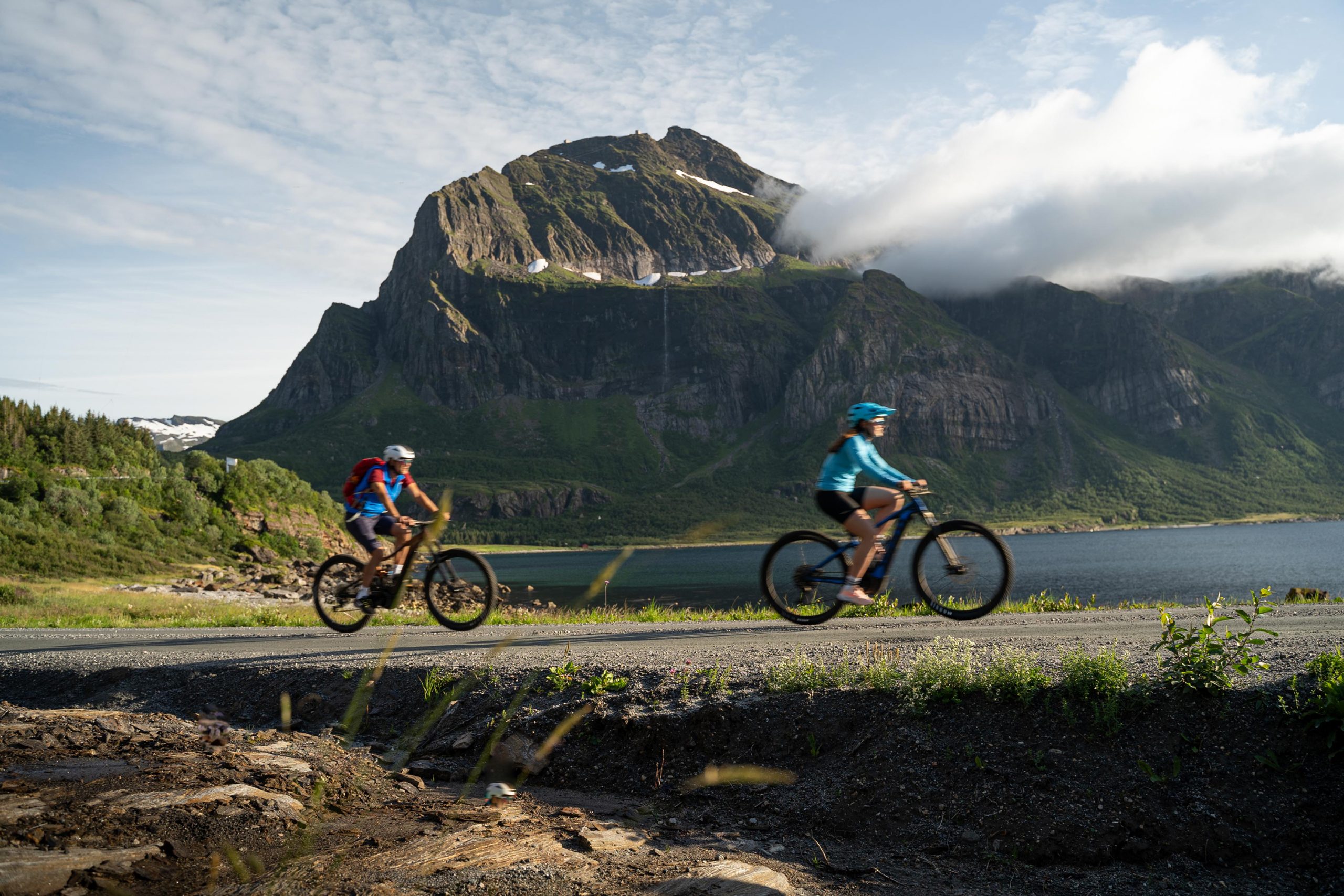 Syklister i Glomfjord