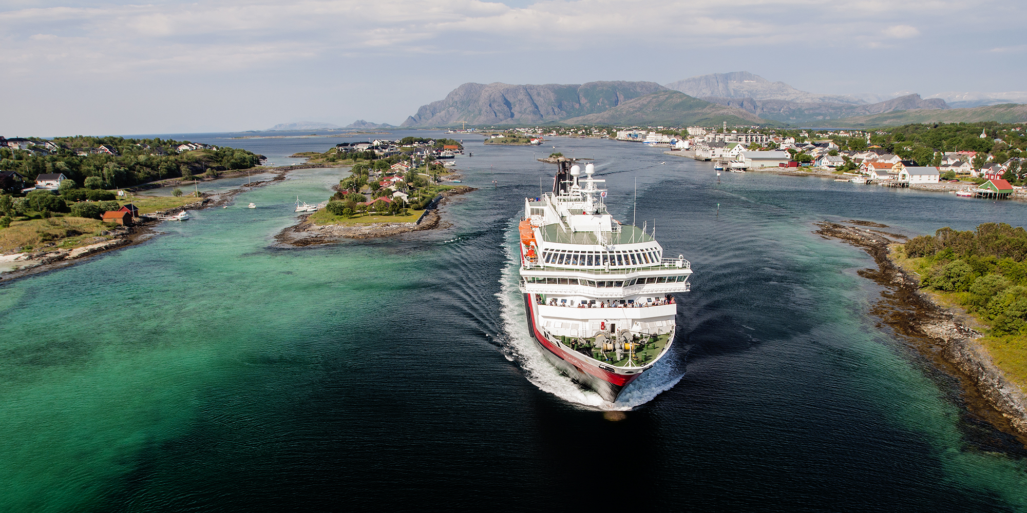 Brønnøysund sett fra Brønnøysund brua.  Foto: Olav Breen